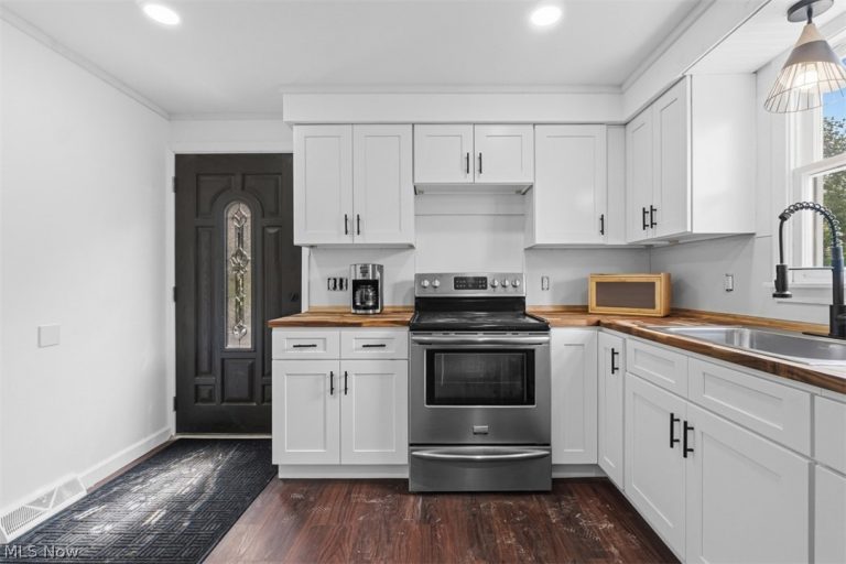 45 Walter Street, Campbell, OH - Photo 4