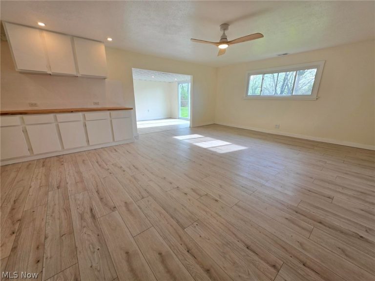 10306 Winthrop Road, Streetsboro, OH - Photo 8