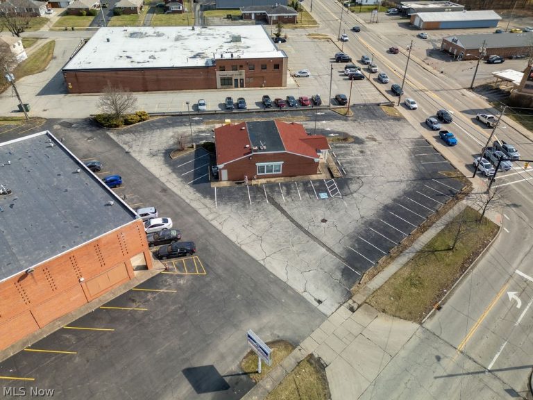 2911 Youngstown Road, Warren, OH - Photo 8