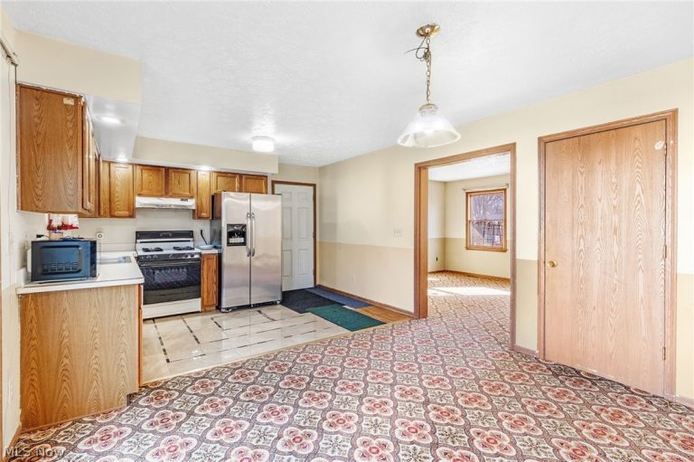 775 Shelley Parkway, Berea, OH - Photo 8