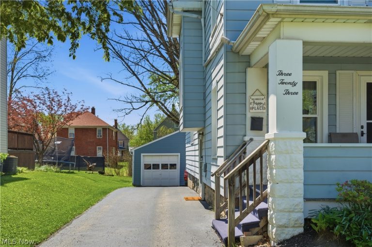 323 Prospect Street, Girard, OH - Photo 2