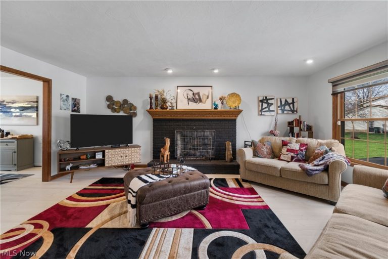 6373 Harbor Drive, Canton, OH - Photo 6