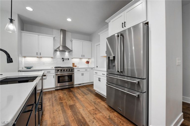 362 Oakmoor Avenue, Bay Village, OH - Photo 6