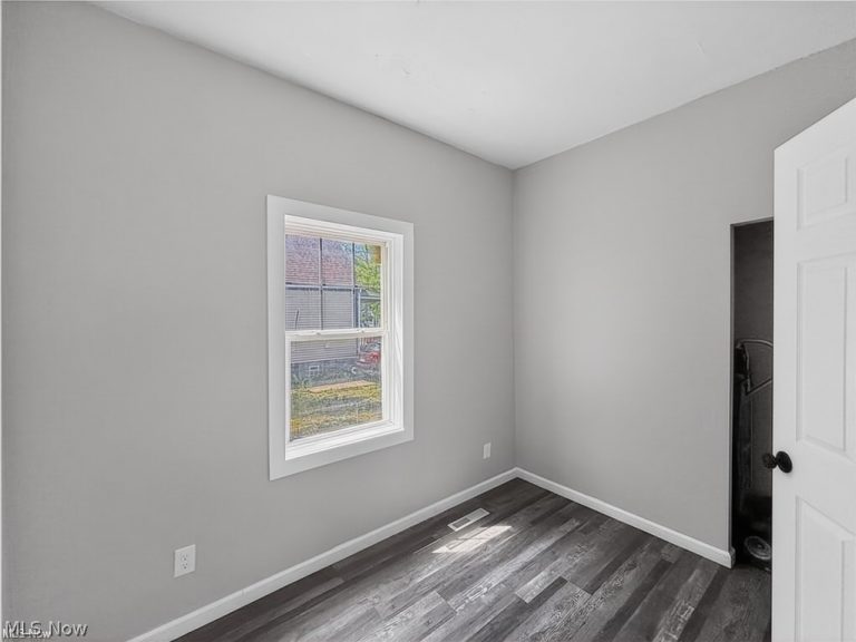 813 17th Street, Lorain, OH - Photo 8