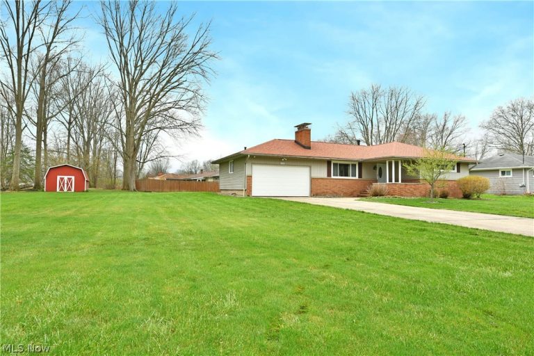 225 Durst Drive, Warren, OH - Photo 2
