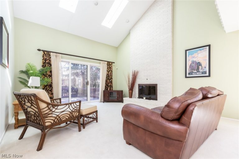 4 Chelsea Court, Beachwood, OH - Photo 8
