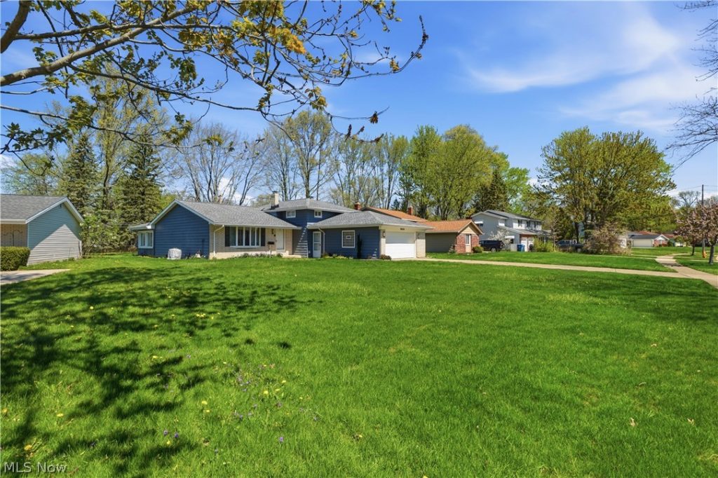 26670 FAIRFAX Lane, North Olmsted, OH