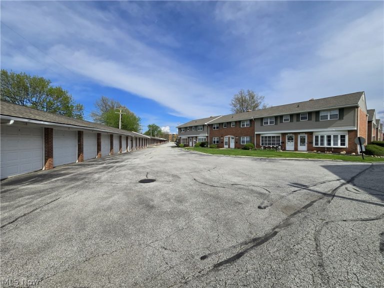 31603 Marginal Road #B, Willowick, OH - Photo 3