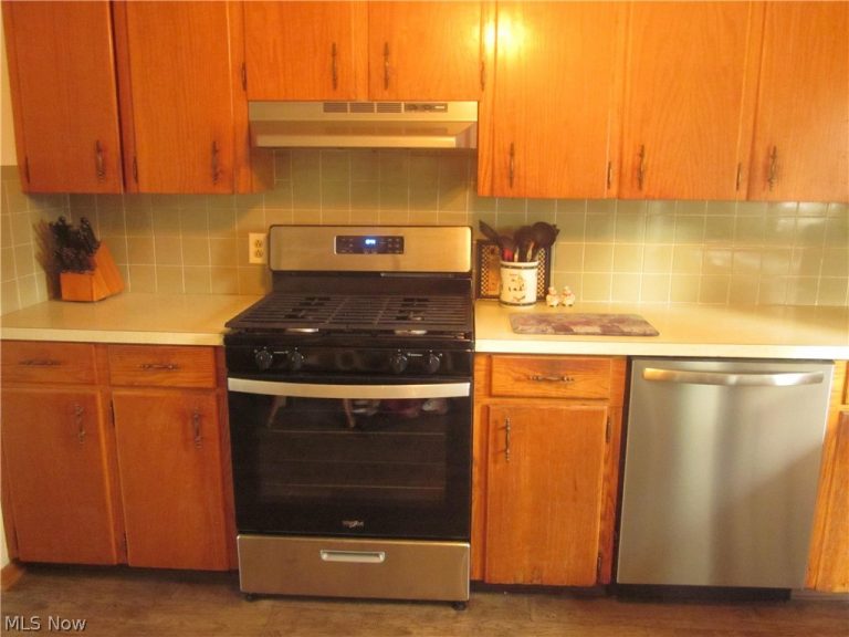 1634 Montaque Avenue, Massillon, OH - Photo 6