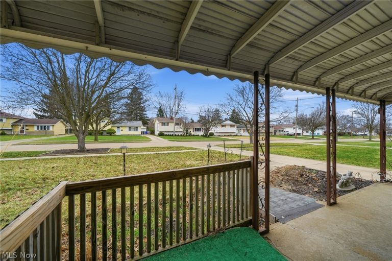 13442 Havendale Drive, Brook Park, OH - Photo 2