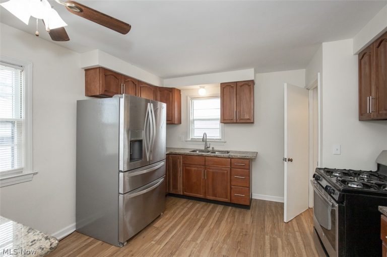 1547 Clermont Road, Cleveland, OH - Photo 6