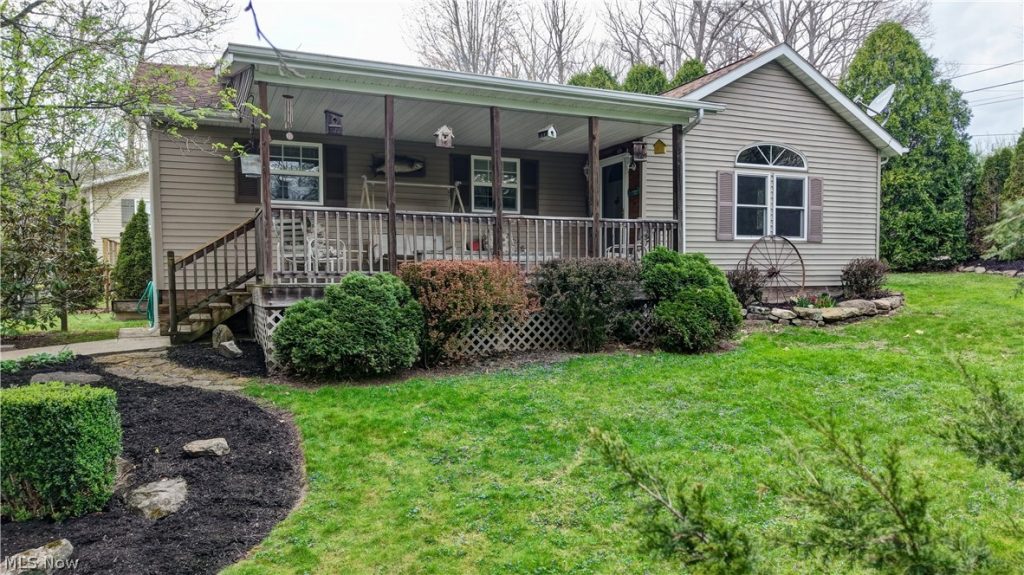 2041 Thrasher Road, Carrollton, OH