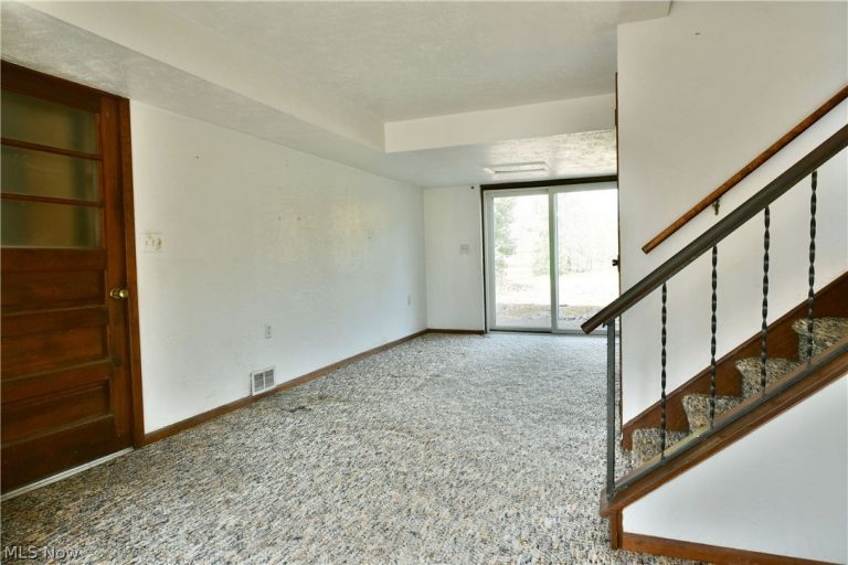 8391 Squires Lane, Warren, OH - Photo 5