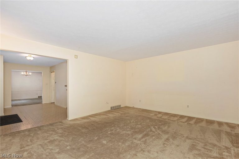 692 Davidson Drive, Highland Heights, OH - Photo 6