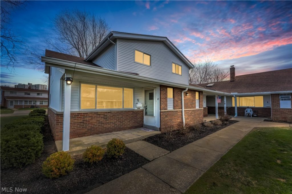 25515 Clubside Boulevard #0012, North Olmsted, OH