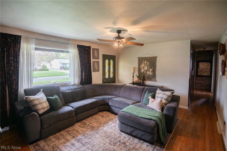 1514 Difford Drive, Niles, OH - Photo 5