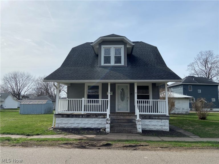 428 Chestnut Street, Newcomerstown, OH - Photo 2