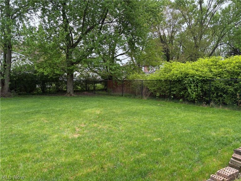 6137 Acatello Place, Poland, OH - Photo 5