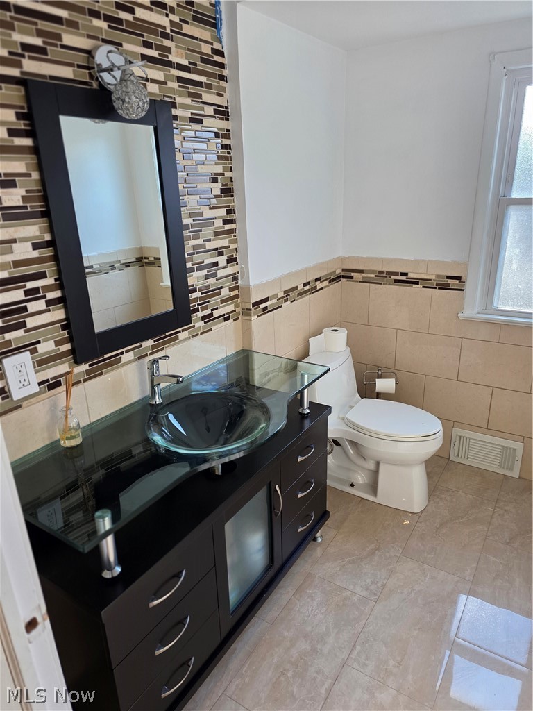 5820 Wilson Mills Road, Highland Hills, OH - Photo 6