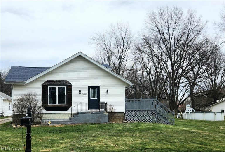 2416 Bakerwood Drive, Massillon, OH - Photo 3