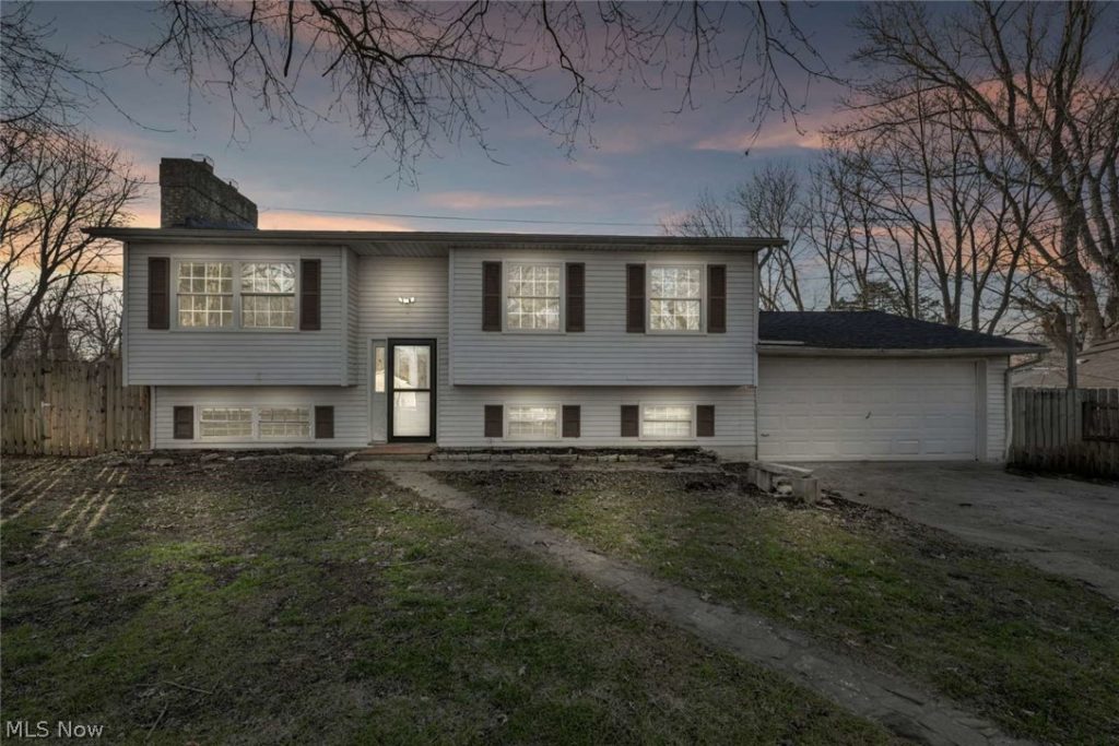 1548 Rosena Avenue, Madison, OH