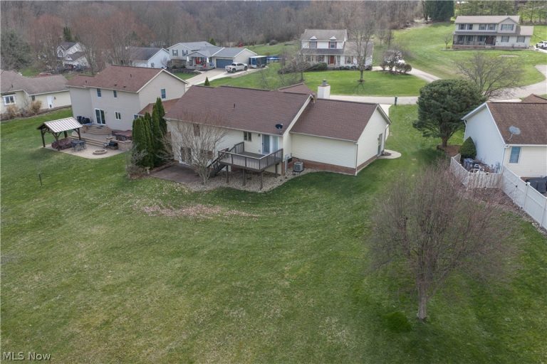 1389 Milburn Square, Bolivar, OH - Photo 8