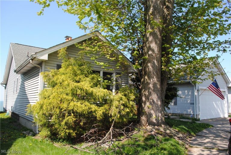 2025 Erie Avenue, Lorain, OH - Photo 3