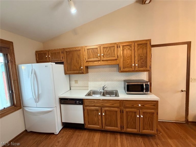 1044 Brimfield Drive, Medina, OH - Photo 6