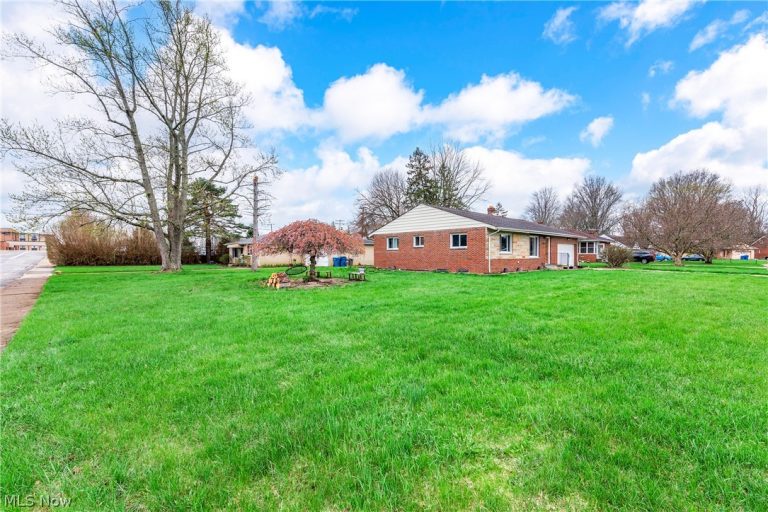 25787 Ranchview Avenue, North Olmsted, OH - Photo 4