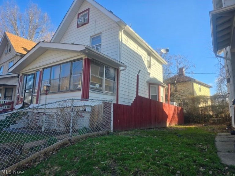 1107 Galewood Drive, Cleveland, OH - Photo 2