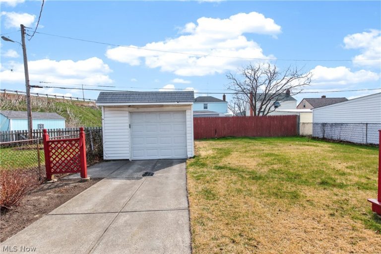 3145 138th Street, Cleveland, OH - Photo 4