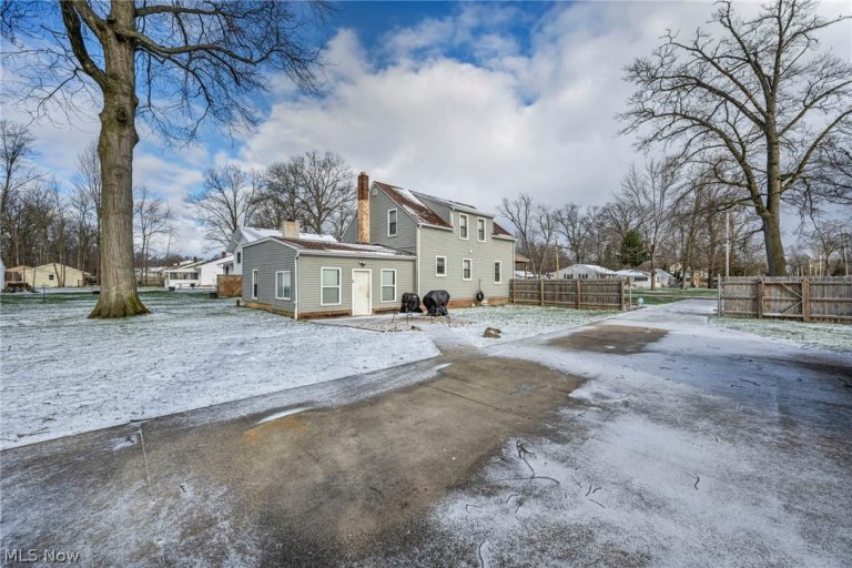 27711 Southern Avenue, North Olmsted, OH - Photo 4