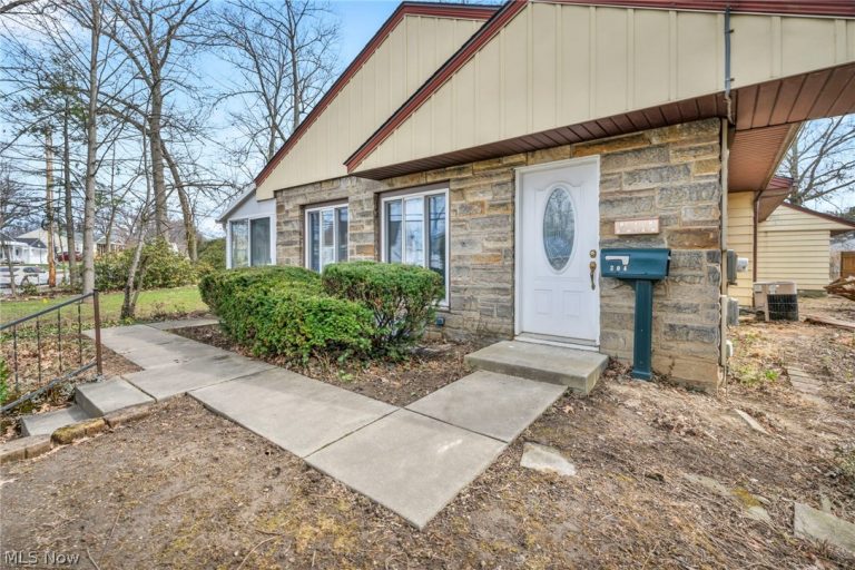 204 Grove Avenue, Cuyahoga Falls, OH - Photo 5