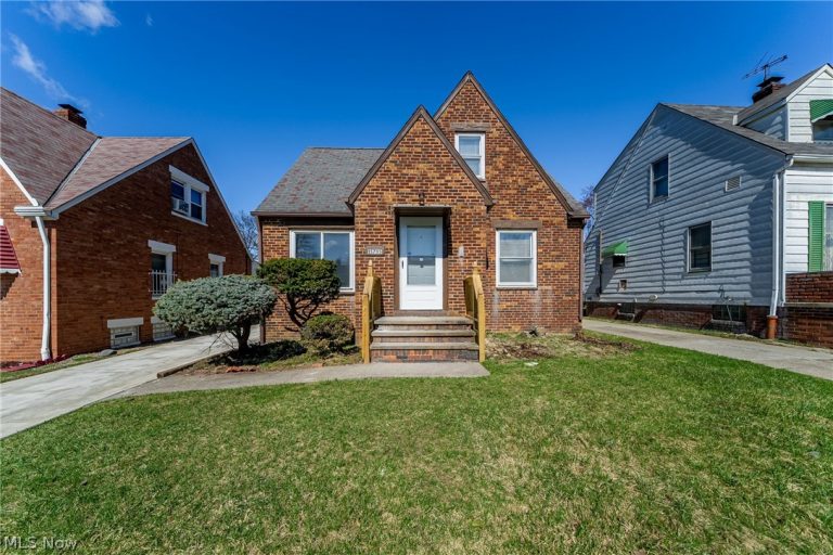 15705 Throckley Avenue, Cleveland, OH - Photo 5