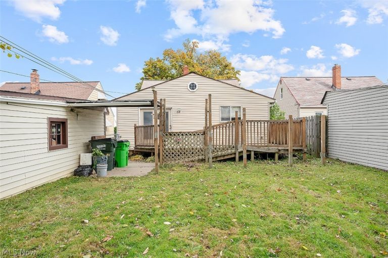 12512 York Boulevard, Garfield Heights, OH - Photo 4