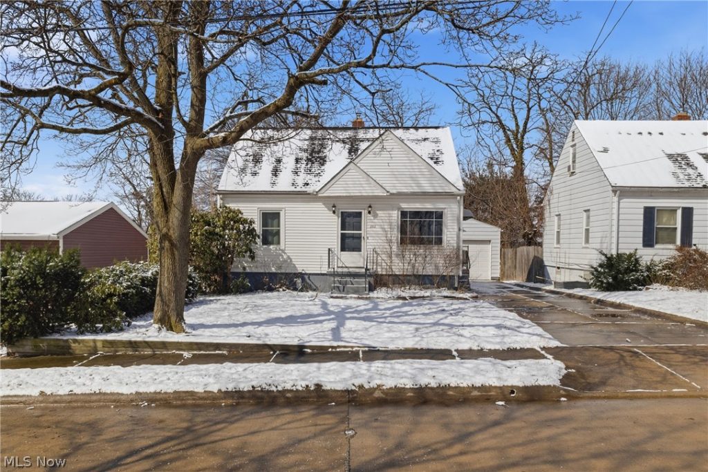 282 Schrop Avenue, Akron, OH