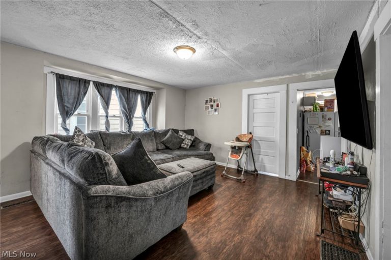 228 Gates, Elyria, OH - Photo 5