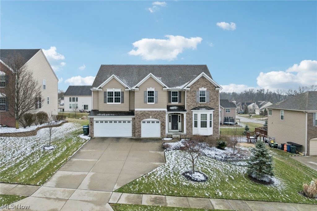 866 Somerby Circle, Uniontown, OH