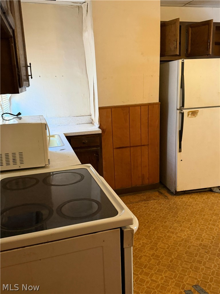 19870 Pasnow Avenue, Euclid, OH - Photo 8