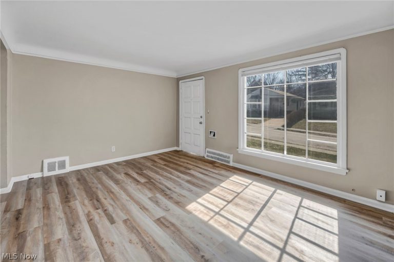 9901 Marah Avenue, Cleveland, OH - Photo 8