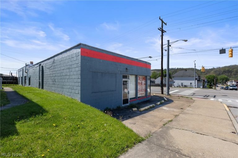 2640 Commerce Street, Wellsburg, WV - Photo 3