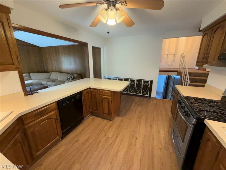 4614 Telhurst Road, South Euclid, OH - Photo 8