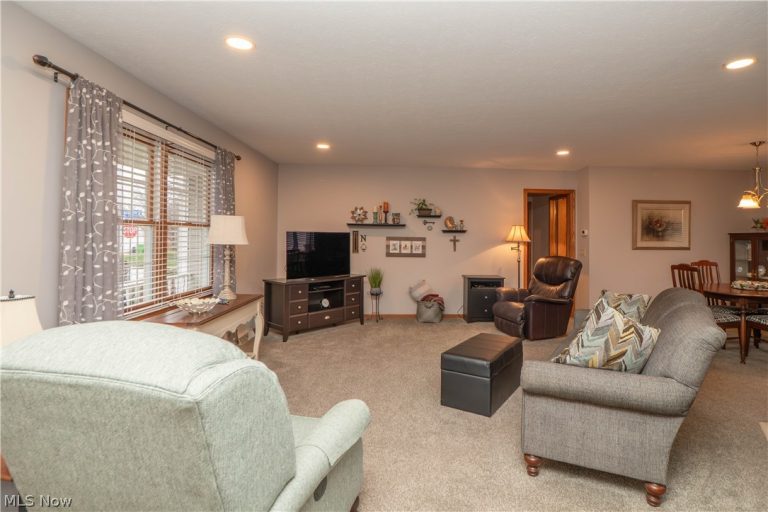 1060 Roosevelt Street, Massillon, OH - Photo 8