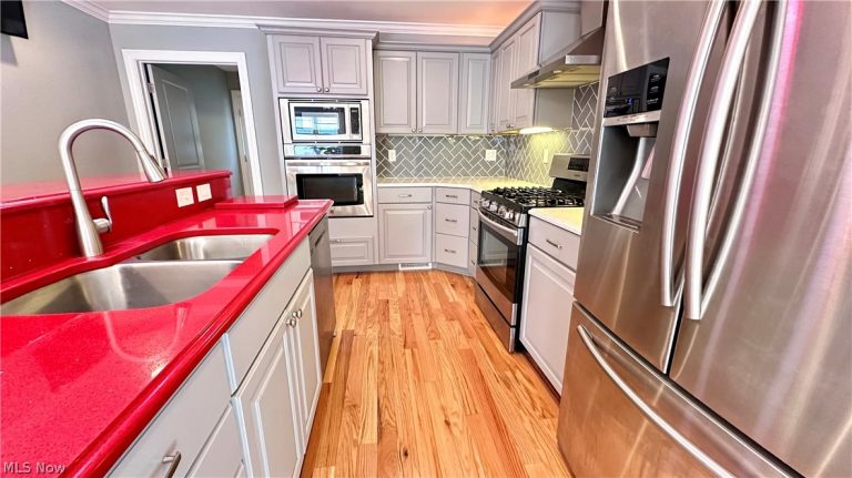 2603 Rockefeller Road, Wickliffe, OH - Photo 8