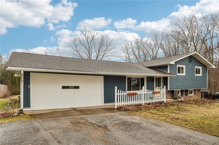 140 Parkhall Drive, Painesville Twp, OH - Photo 2