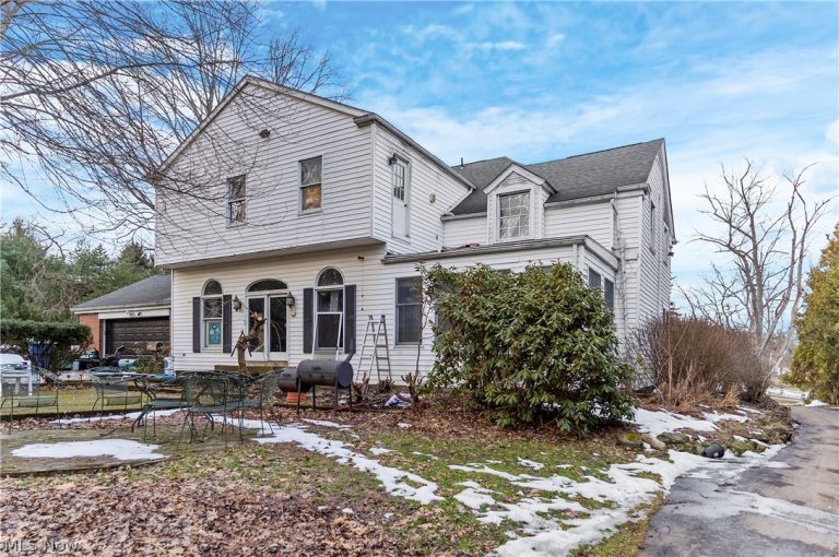 925 Colonial Drive, Youngstown, OH - Photo 4