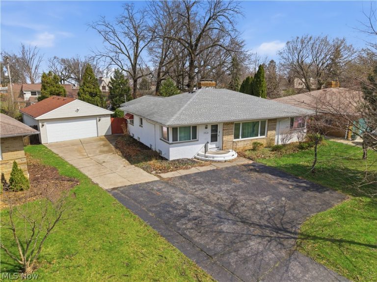 11526 Lake Avenue, Cleveland, OH - Photo 2