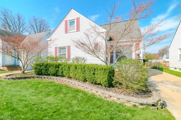 428 274th St, Euclid, OH - Photo 2