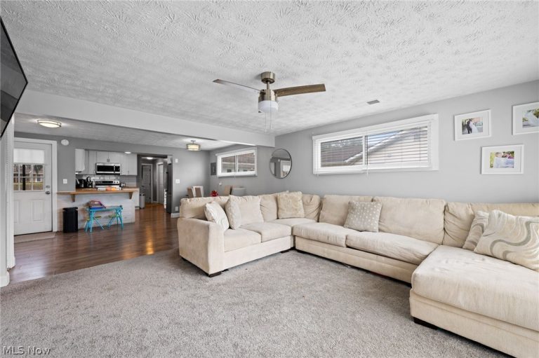 1887 Hillsdale Drive, Twinsburg, OH - Photo 5