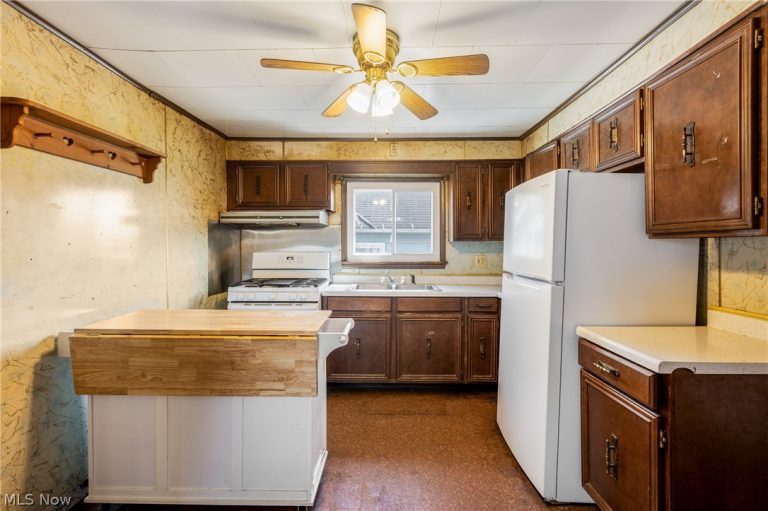 334 4th Street, Dover, OH - Photo 2